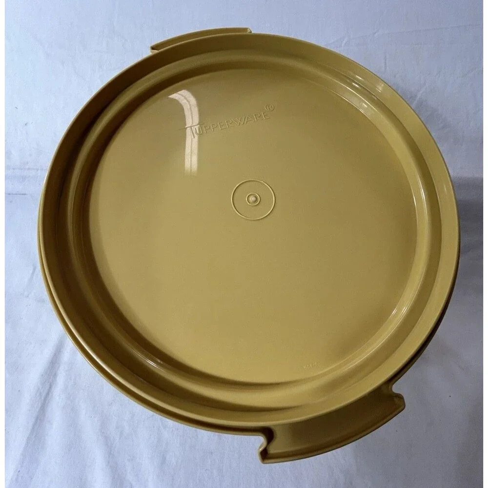 Vintage Tupperware Cake Taker Harvest Gold 1256 1257 No Handle